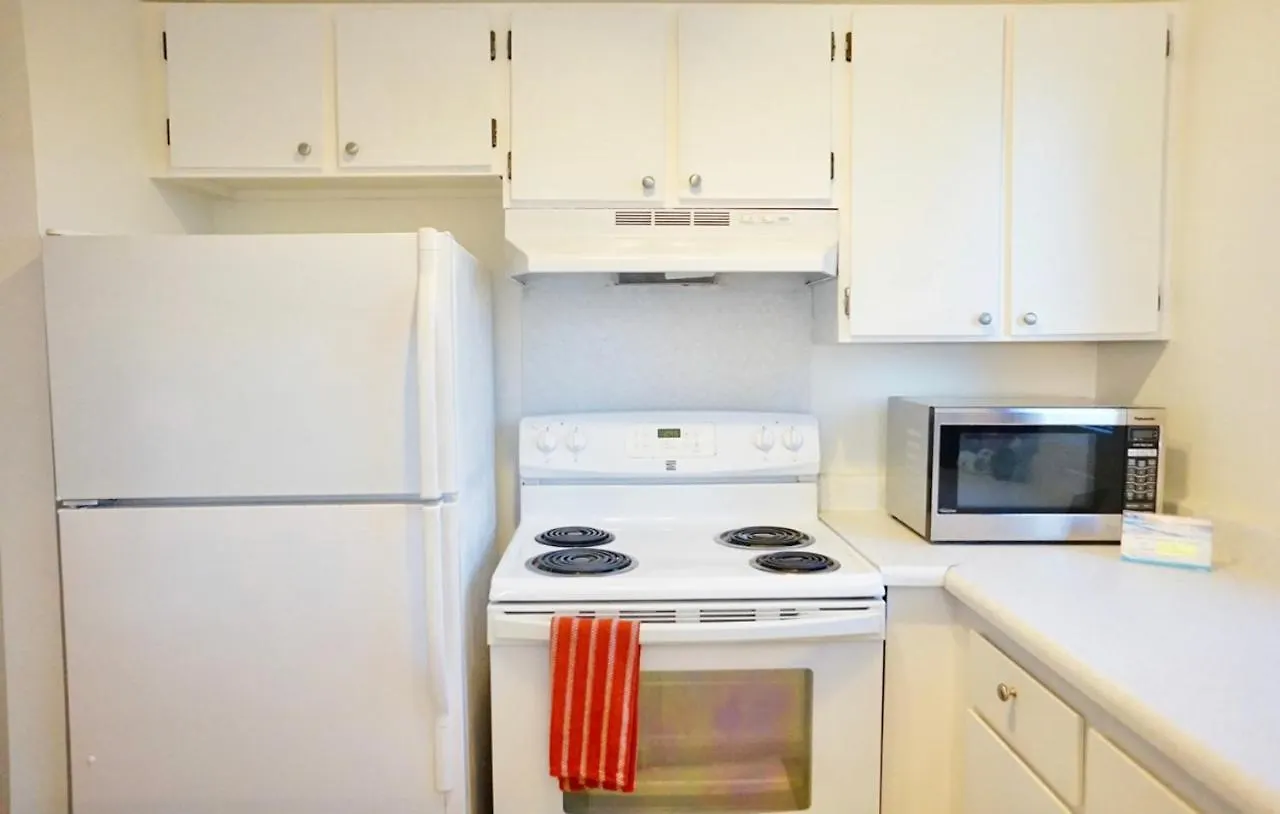 1508- Heart Of Waikiki With Kitchen-Free Parking-King Bed-Corner Unit Apartment Honolulu