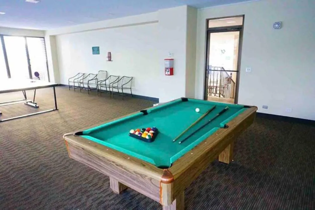 1508- Heart Of Waikiki With Kitchen-Free Parking-King Bed-Corner Unit Apartment Honolulu